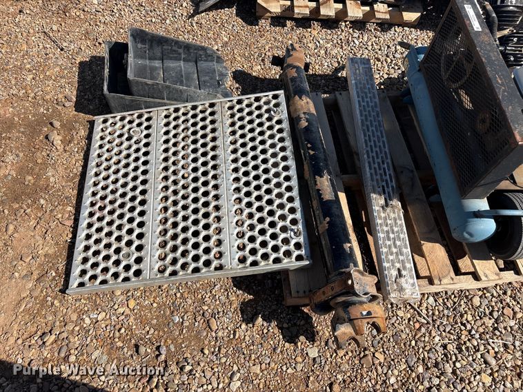 image for item FC2392 Truck parts