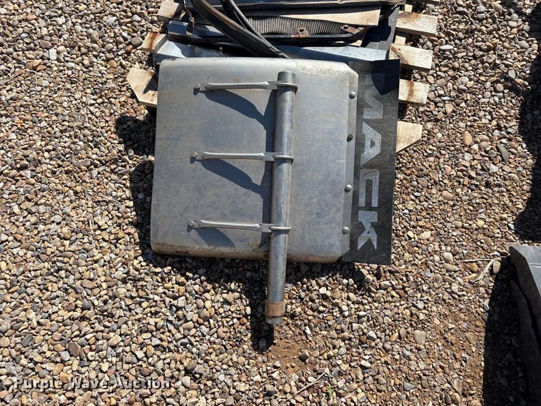 image for item FC2392 Truck parts