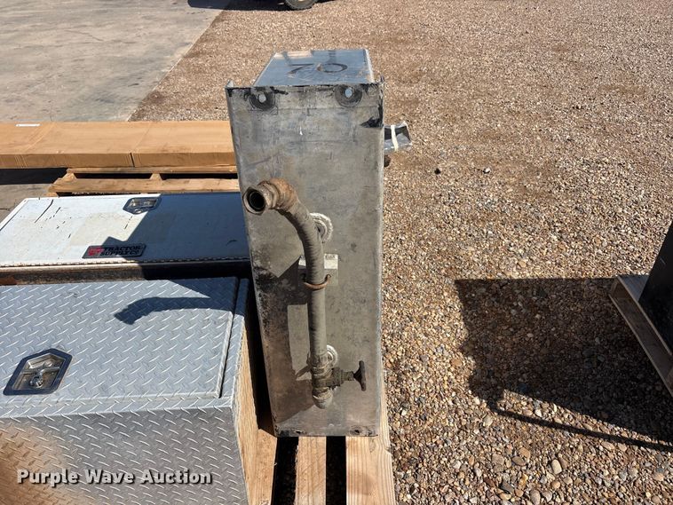 image for item FC2393 Truck parts