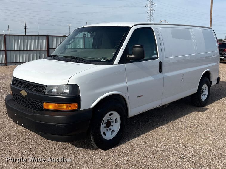 image for item FC2399 2019 Chevrolet Express van