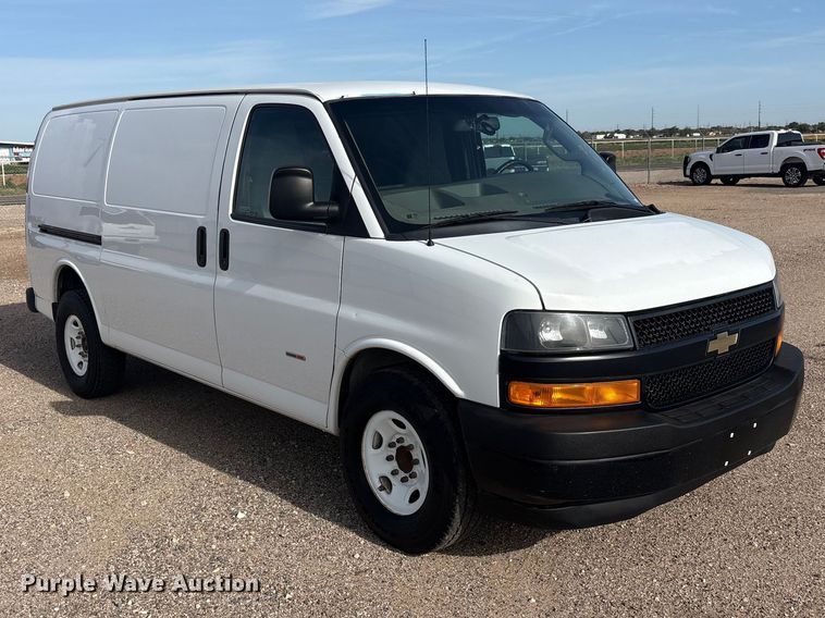 image for item FC2399 2019 Chevrolet Express van