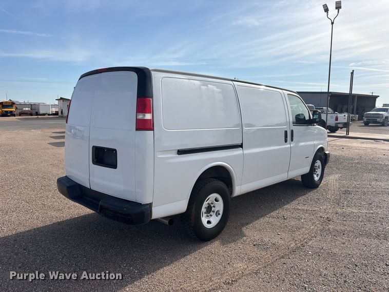 image for item FC2399 2019 Chevrolet Express van