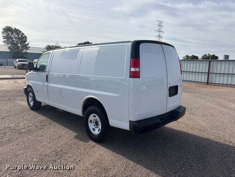 image for item FC2399 2019 Chevrolet Express van