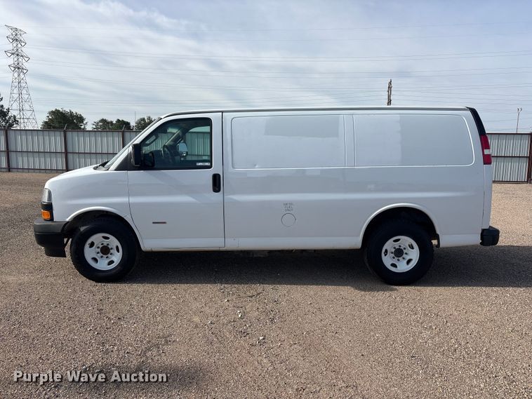 image for item FC2399 2019 Chevrolet Express van