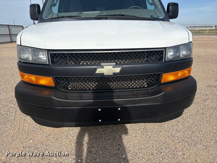 image for item FC2399 2019 Chevrolet Express van