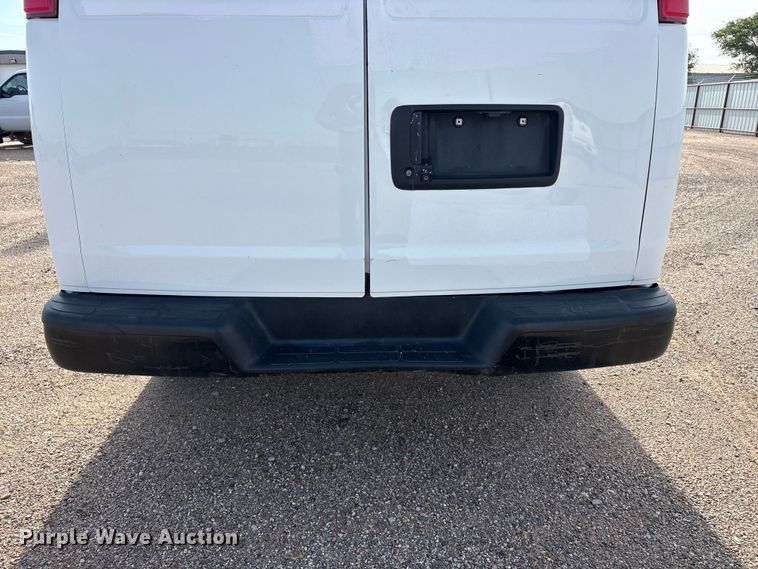 image for item FC2399 2019 Chevrolet Express van