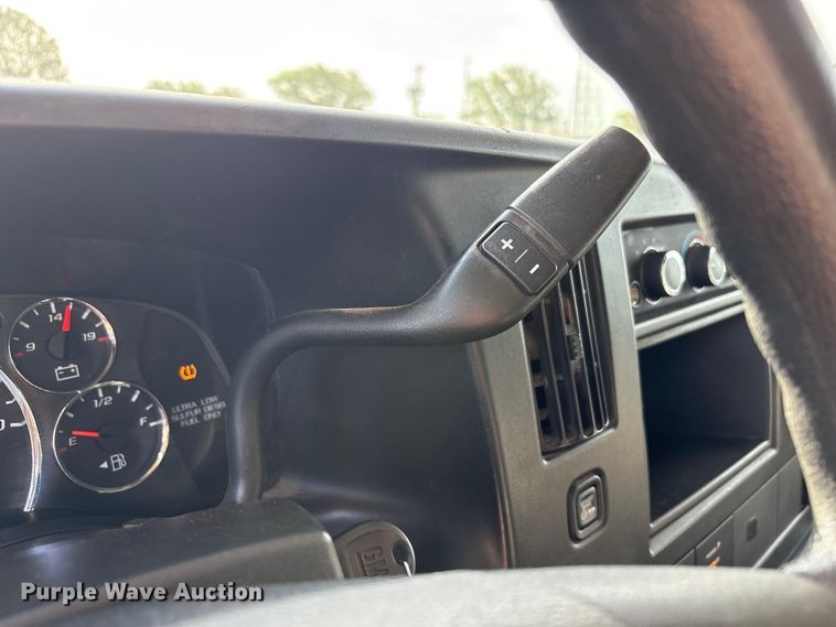 image for item FC2399 2019 Chevrolet Express van