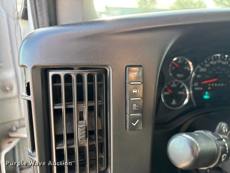 image for item FC2399 2019 Chevrolet Express van