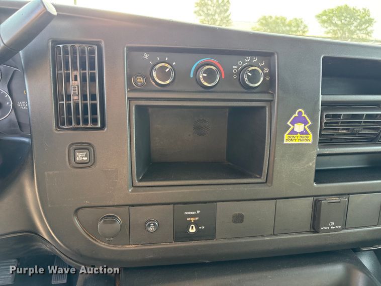 image for item FC2399 2019 Chevrolet Express van