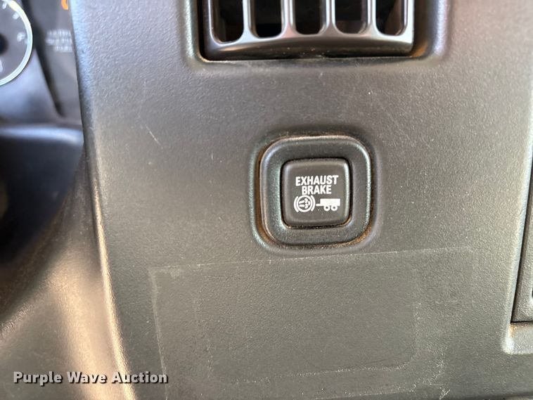 image for item FC2399 2019 Chevrolet Express van