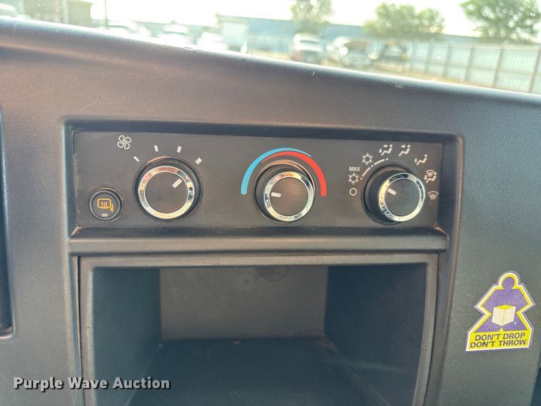 image for item FC2399 2019 Chevrolet Express van