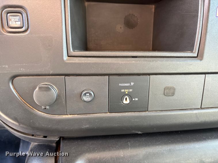 image for item FC2399 2019 Chevrolet Express van