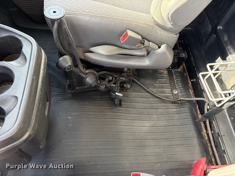 image for item FC2399 2019 Chevrolet Express van