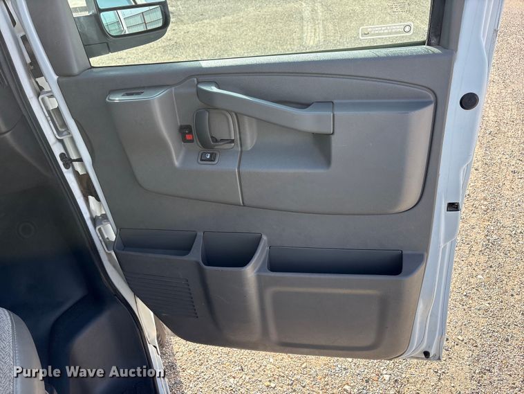 image for item FC2399 2019 Chevrolet Express van