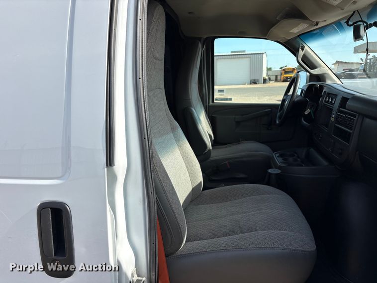 image for item FC2399 2019 Chevrolet Express van