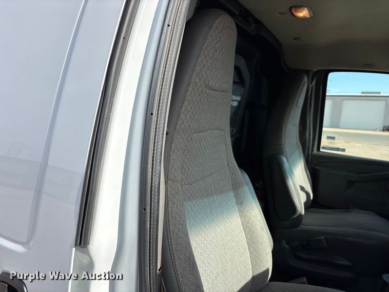 image for item FC2399 2019 Chevrolet Express van