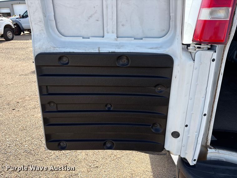 image for item FC2399 2019 Chevrolet Express van