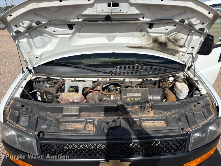 image for item FC2399 2019 Chevrolet Express van
