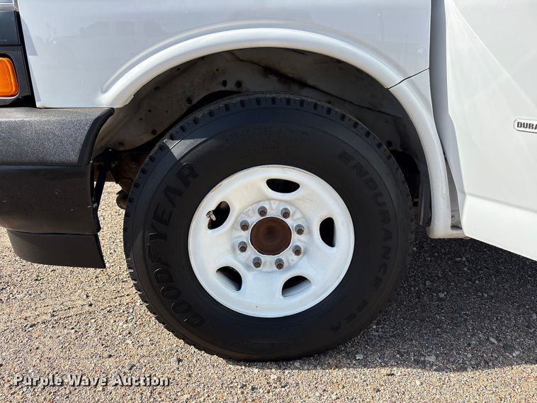 image for item FC2399 2019 Chevrolet Express van