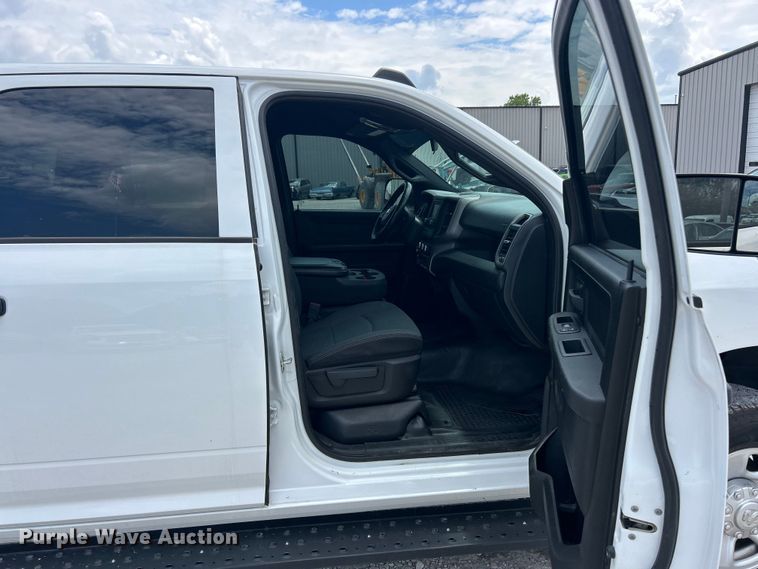 image for item FC2697 2022 RAM 2500 Crew Cab utility bed pickup truck