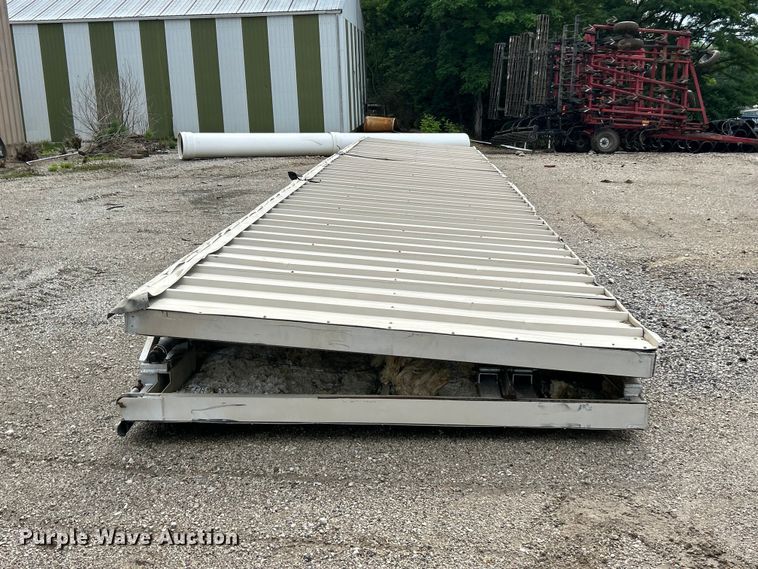 image for item FC2712 Hanging garage door