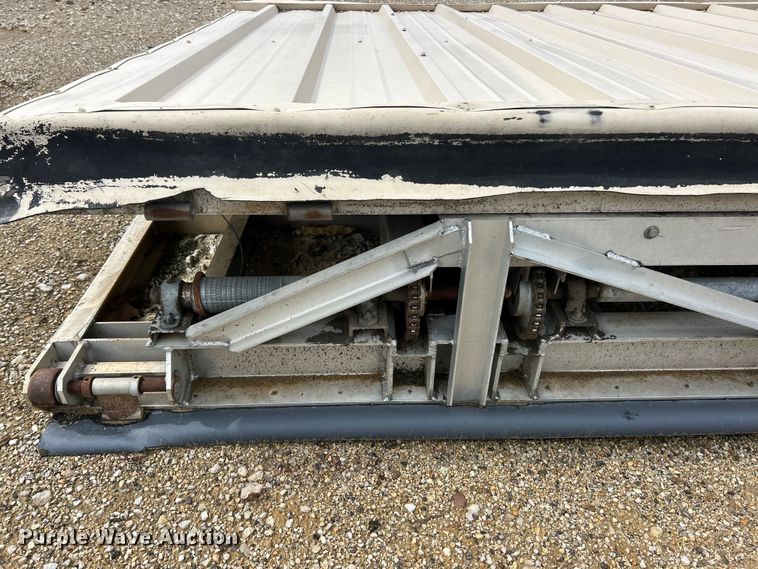 image for item FC2712 Hanging garage door