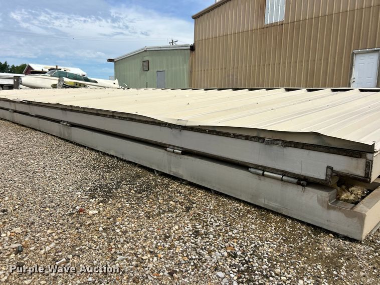 image for item FC2712 Hanging garage door