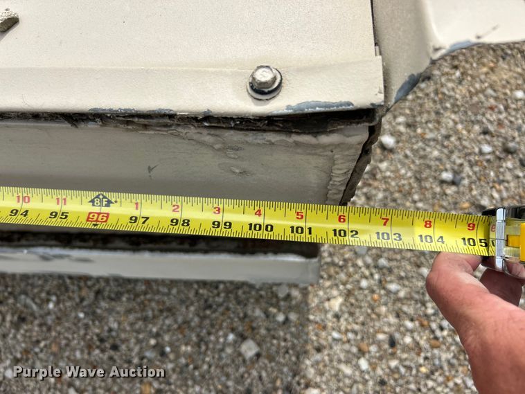 image for item FC2712 Hanging garage door