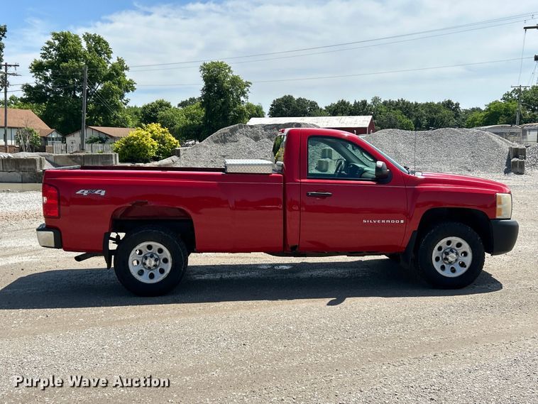 image for item FC2715 2009 Chevrolet Silverado 1500 pickup truck