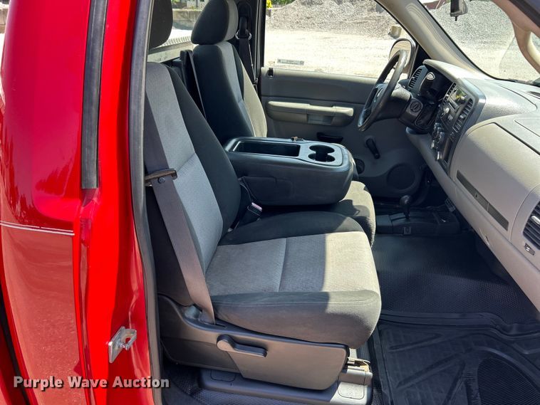 image for item FC2715 2009 Chevrolet Silverado 1500 pickup truck