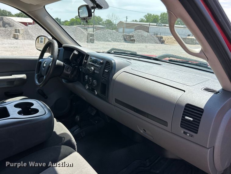 image for item FC2715 2009 Chevrolet Silverado 1500 pickup truck