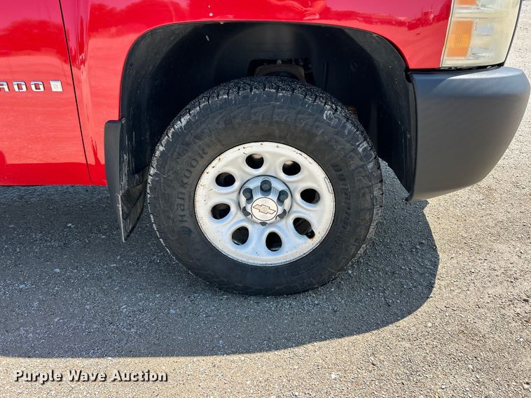 image for item FC2715 2009 Chevrolet Silverado 1500 pickup truck