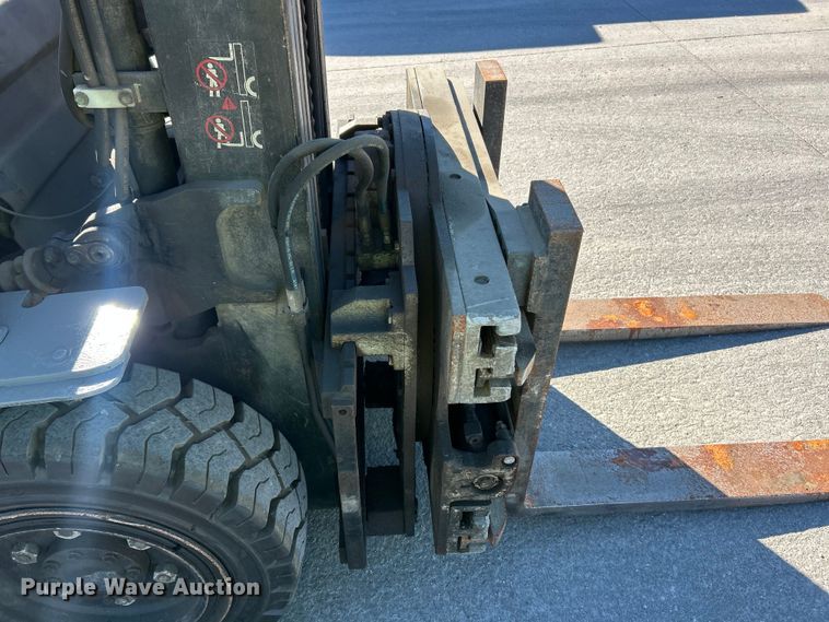 image for item FC2728 Toyota 8F-GU30 forklift