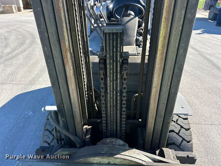 image for item FC2728 Toyota 8F-GU30 forklift