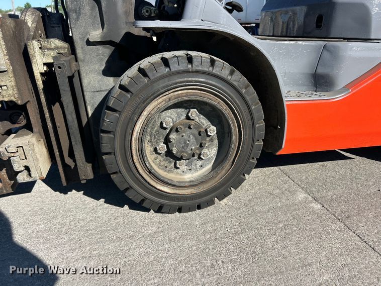image for item FC2728 Toyota 8F-GU30 forklift
