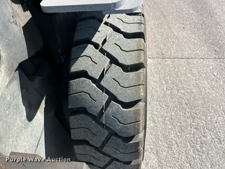 image for item FC2728 Toyota 8F-GU30 forklift