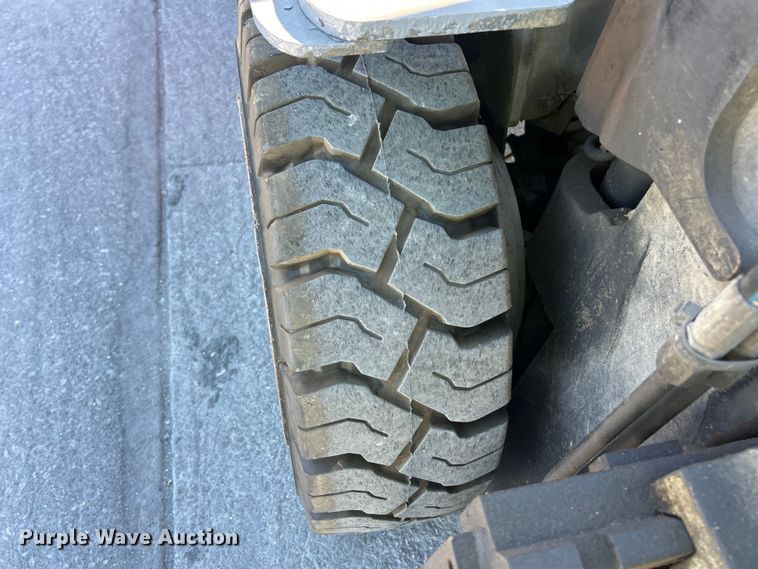 image for item FC2728 Toyota 8F-GU30 forklift