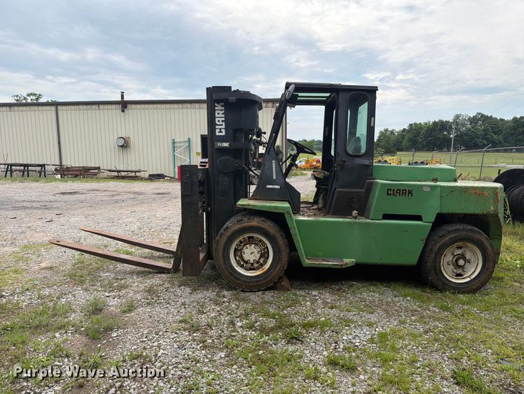 image for item FC3105 Clark 2894004 B03004 forklift