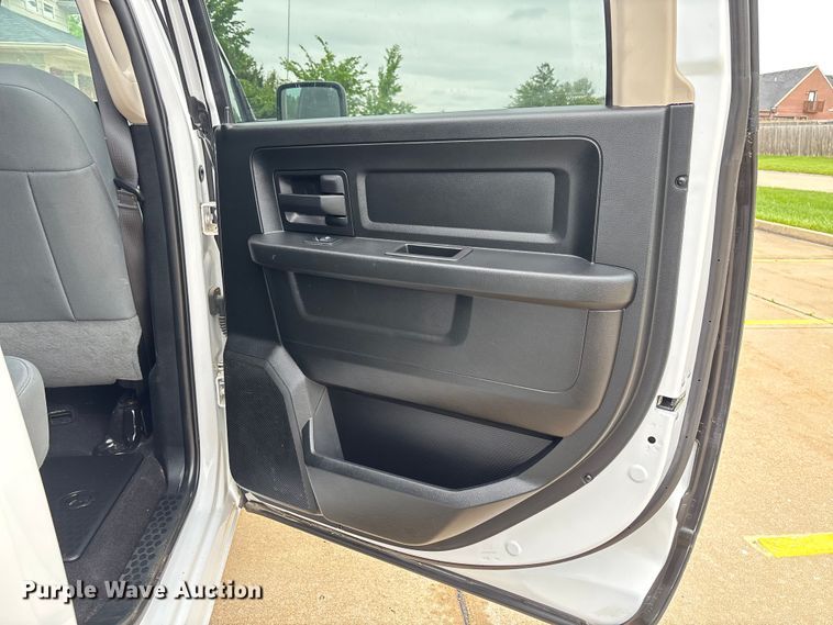 image for item FC5794 2018 RAM 1500 Crew Cab pickup truck