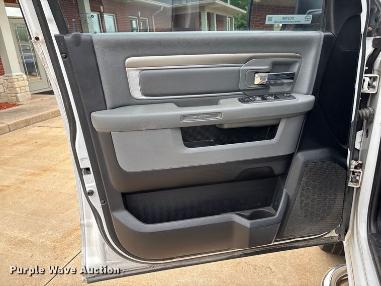 image for item FC5796 2018 RAM 1500 Ext. Cab pickup truck