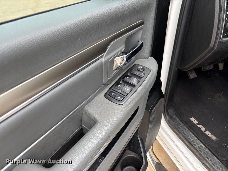 image for item FC5796 2018 RAM 1500 Ext. Cab pickup truck