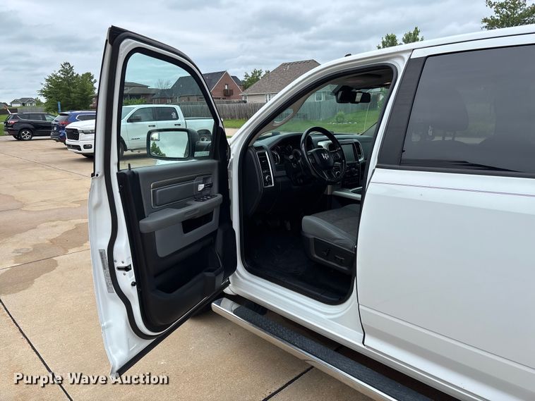 image for item FC5797 2016 RAM 1500 Crew cab pickup truck