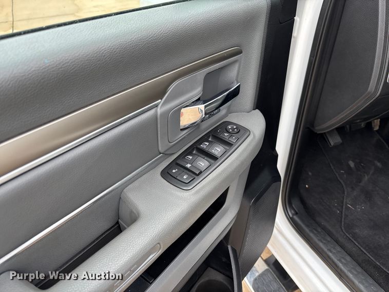 image for item FC5797 2016 RAM 1500 Crew cab pickup truck