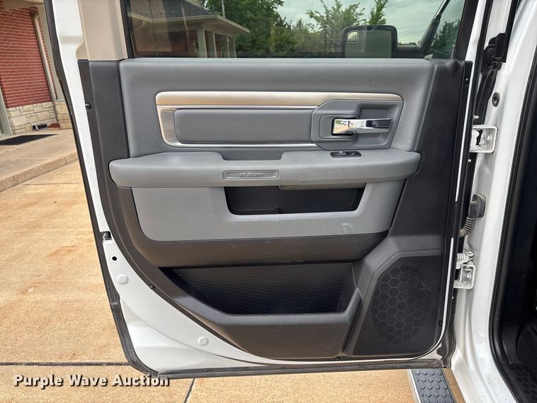 image for item FC5797 2016 RAM 1500 Crew cab pickup truck