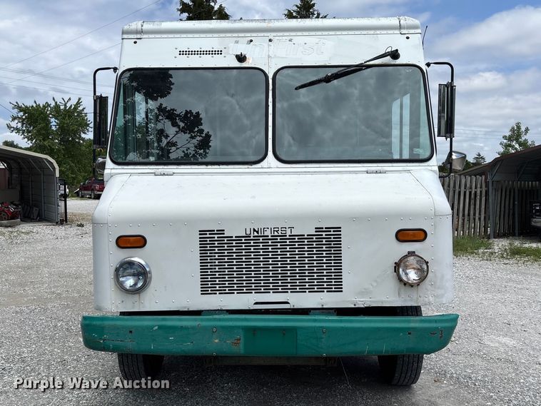 image for item FC5798 2009 Workhorse W42 delivery van