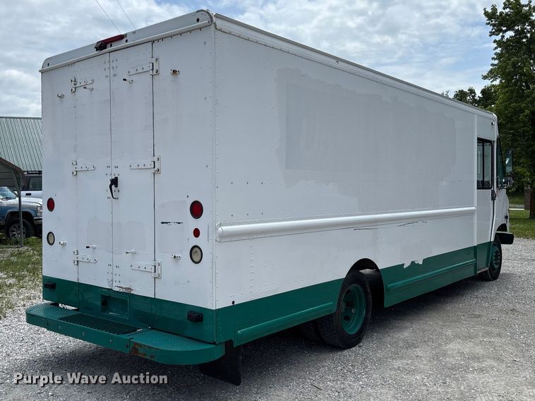 image for item FC5798 2009 Workhorse W42 delivery van