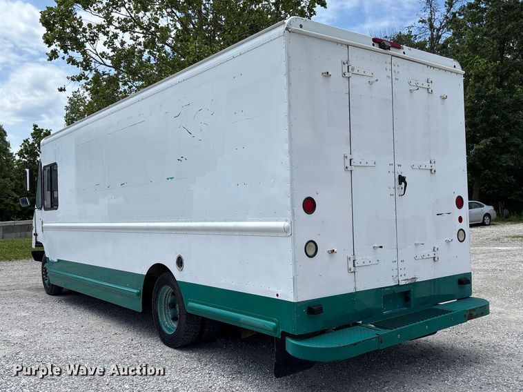 image for item FC5798 2009 Workhorse W42 delivery van