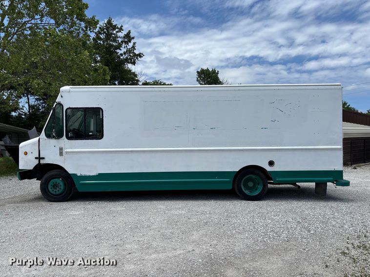 image for item FC5798 2009 Workhorse W42 delivery van