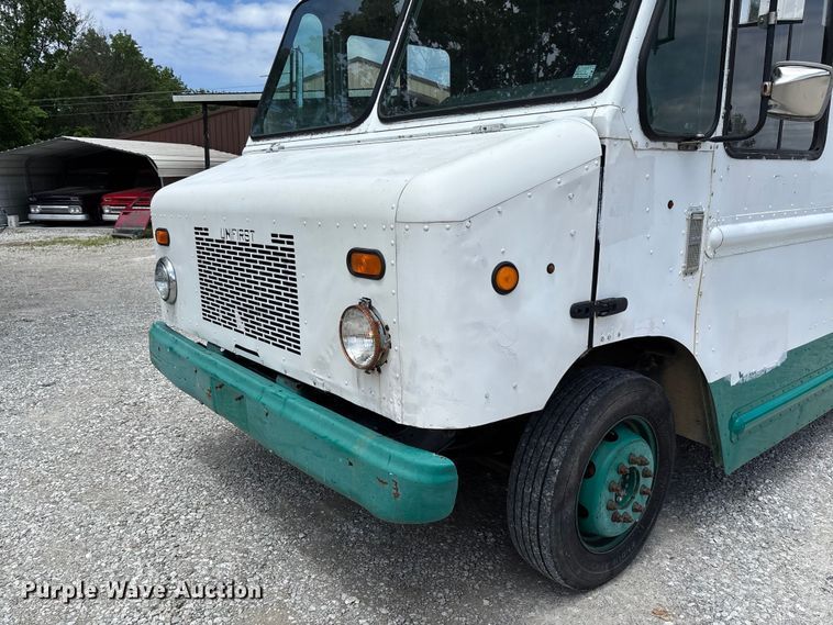 image for item FC5798 2009 Workhorse W42 delivery van