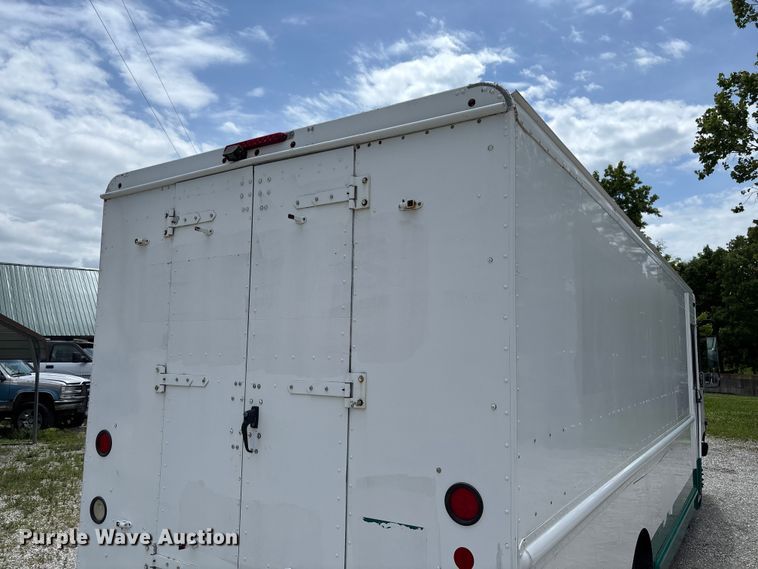image for item FC5798 2009 Workhorse W42 delivery van